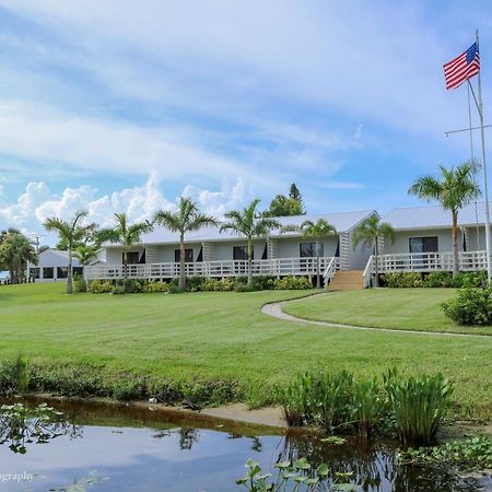 The Rivers Edge Motel LaBelle Exterior photo